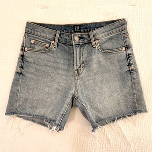GAP Denim Shorts in Light Wash w/Frayed Bottoms